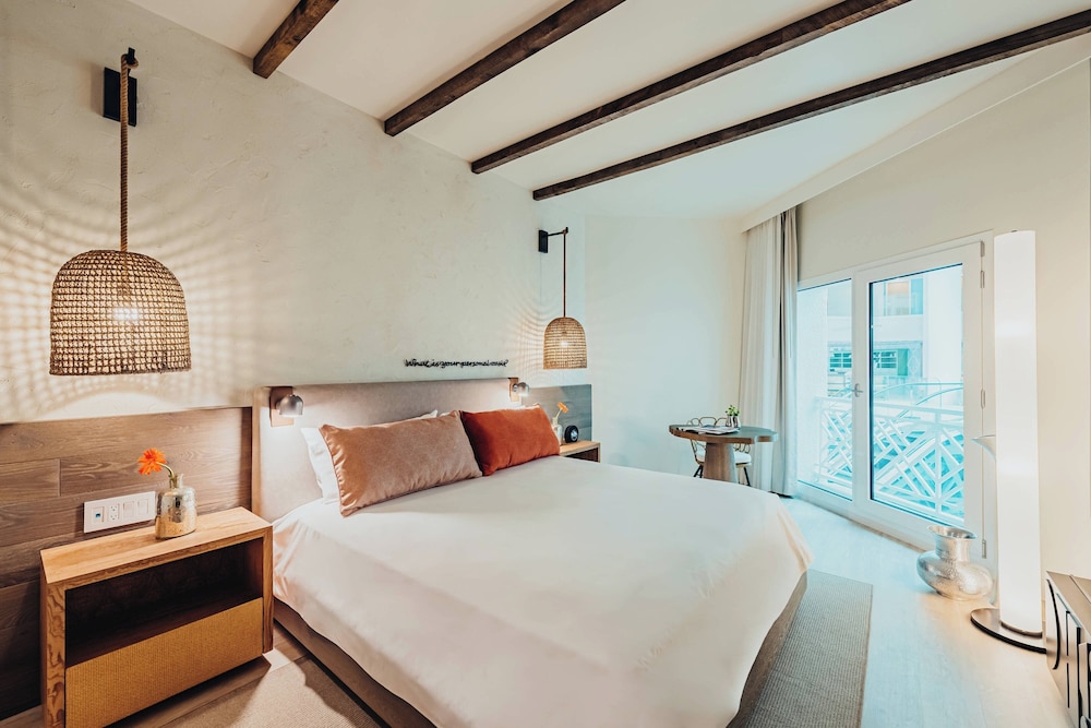 Renaissance Wind Creek Aruba Resort — Hotel rooms in Oranjestad, Aruba