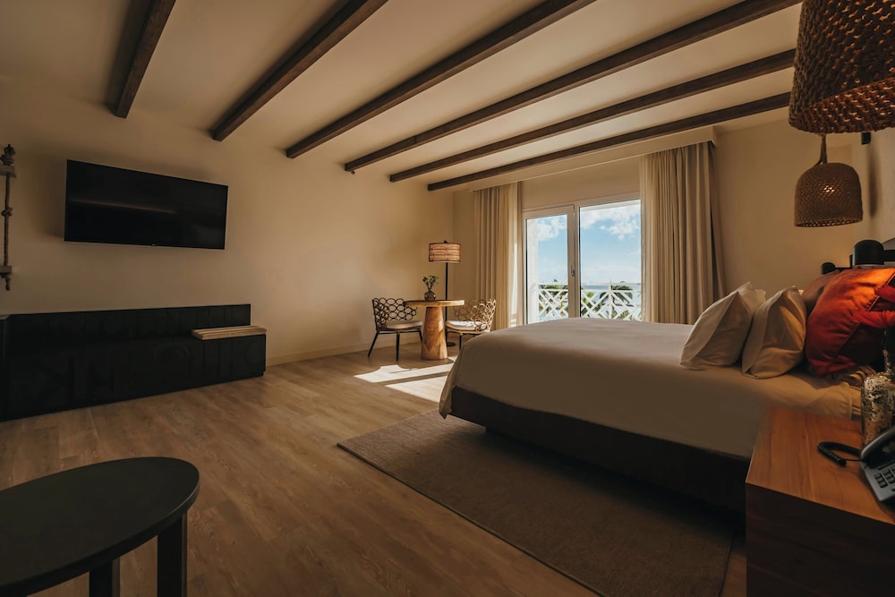 Renaissance Wind Creek Aruba Resort — Hotel rooms in Oranjestad, Aruba