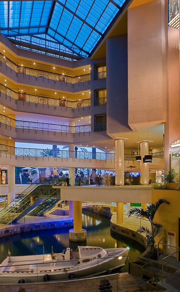 Renaissance Wind Creek Aruba Resort — Hotel building in Oranjestad, Aruba