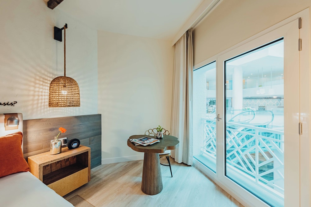 Renaissance Wind Creek Aruba Resort — Hotel rooms in Oranjestad, Aruba