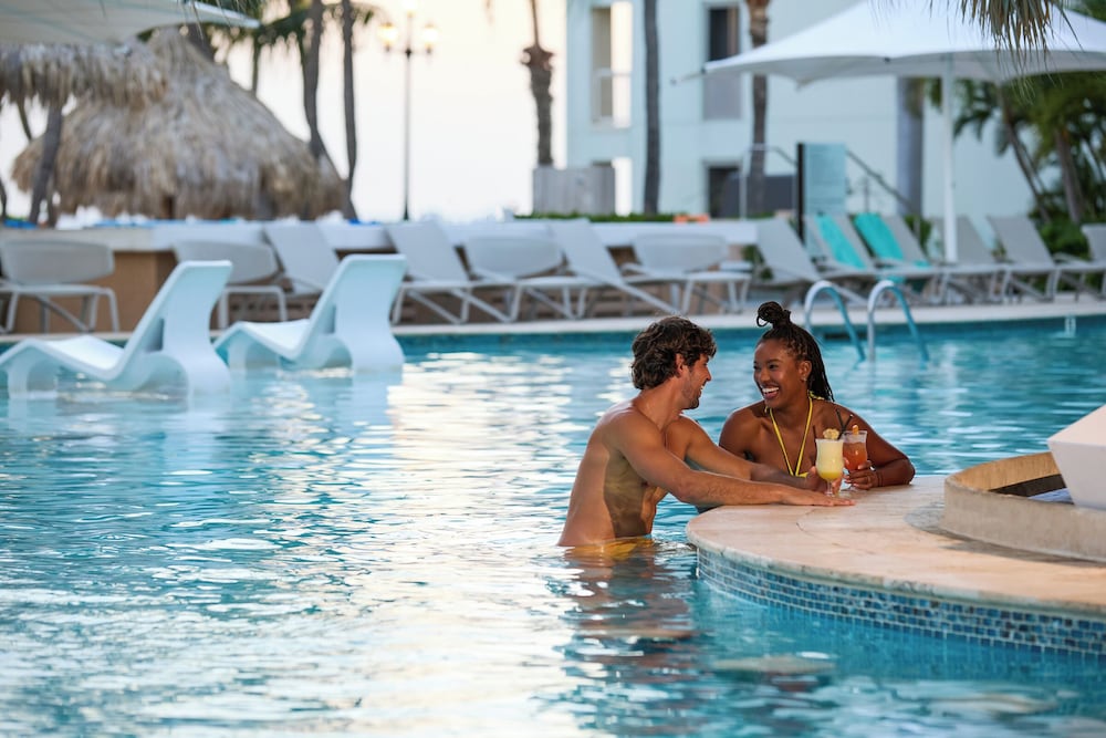 Renaissance Wind Creek Aruba Resort — Swimming pool in Oranjestad, Aruba
