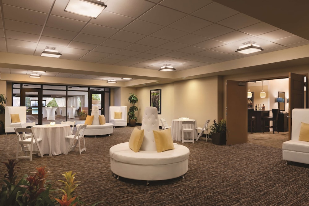 Embassy Suites by Hilton Orlando Lake Buena Vista South — Restaurant & bars in Kissimmee, Florida