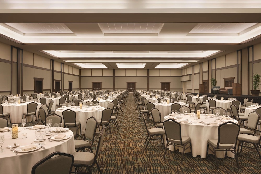 Embassy Suites by Hilton Orlando Lake Buena Vista South — Restaurant & bars in Kissimmee, Florida