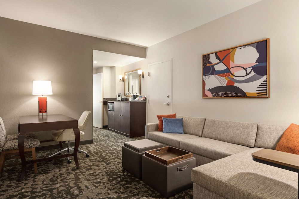 Embassy Suites by Hilton Orlando Lake Buena Vista South — Hotel rooms in Kissimmee, Florida