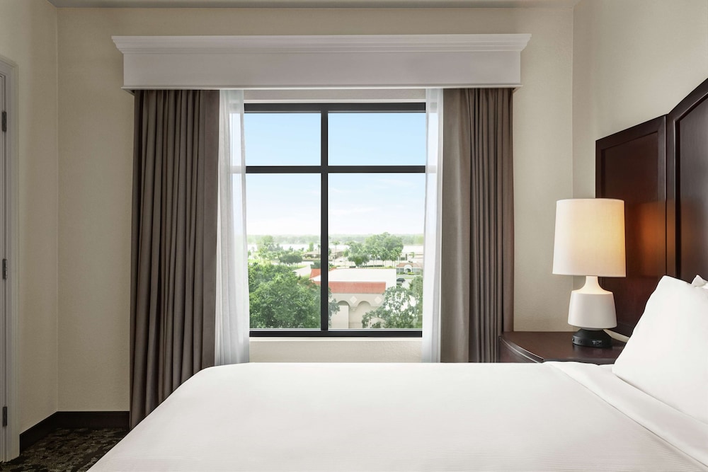 Embassy Suites by Hilton Orlando Lake Buena Vista South — Hotel rooms in Kissimmee, Florida