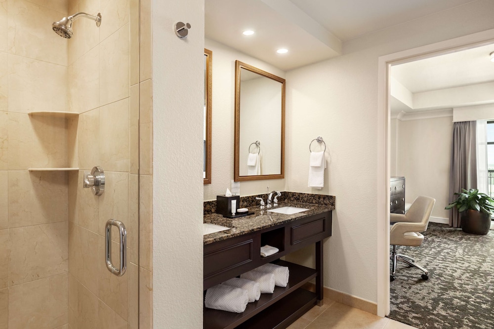 Embassy Suites by Hilton Orlando Lake Buena Vista South — Hotel rooms in Kissimmee, Florida