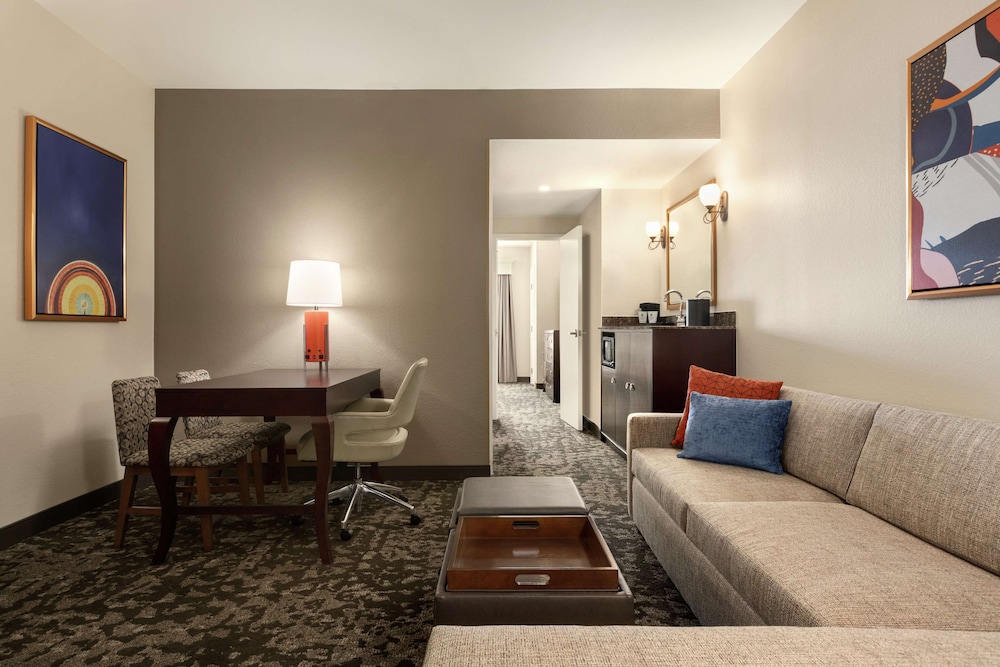Embassy Suites by Hilton Orlando Lake Buena Vista South — Hotel rooms in Kissimmee, Florida