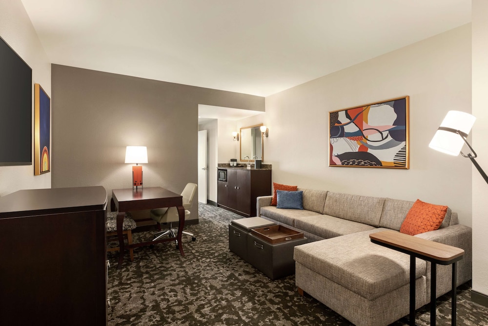 Embassy Suites by Hilton Orlando Lake Buena Vista South — Hotel rooms in Kissimmee, Florida