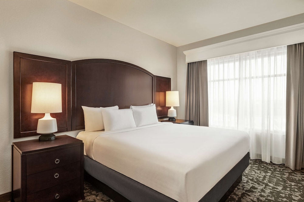 Embassy Suites by Hilton Orlando Lake Buena Vista South — Hotel rooms in Kissimmee, Florida