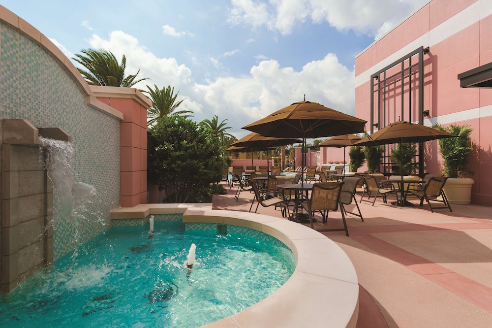 Embassy Suites by Hilton Orlando Lake Buena Vista South — Swimming pool in Kissimmee, Florida