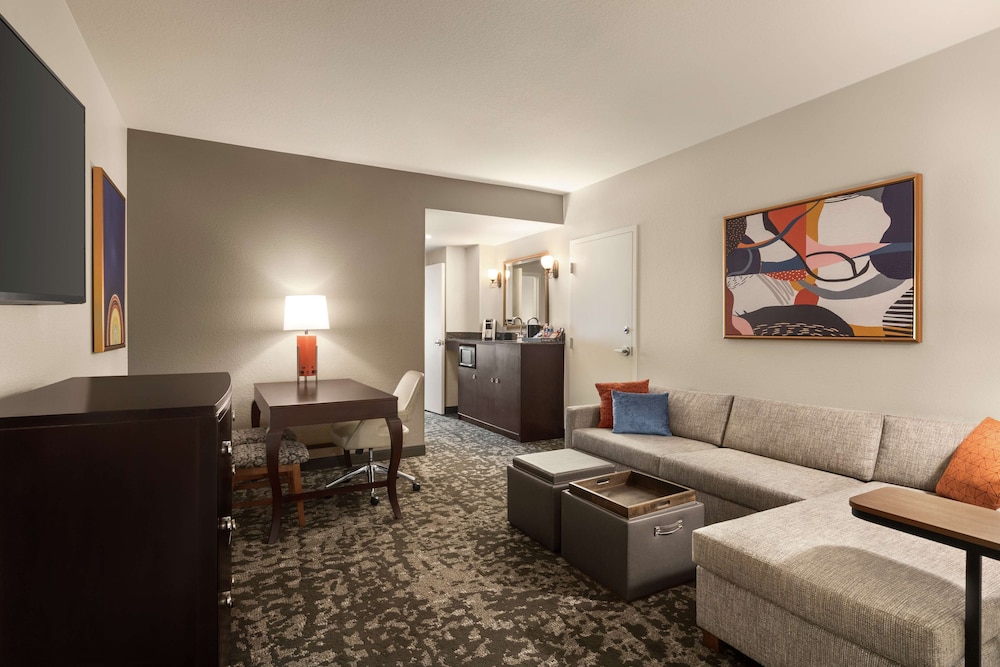 Embassy Suites by Hilton Orlando Lake Buena Vista South — Hotel rooms in Kissimmee, Florida