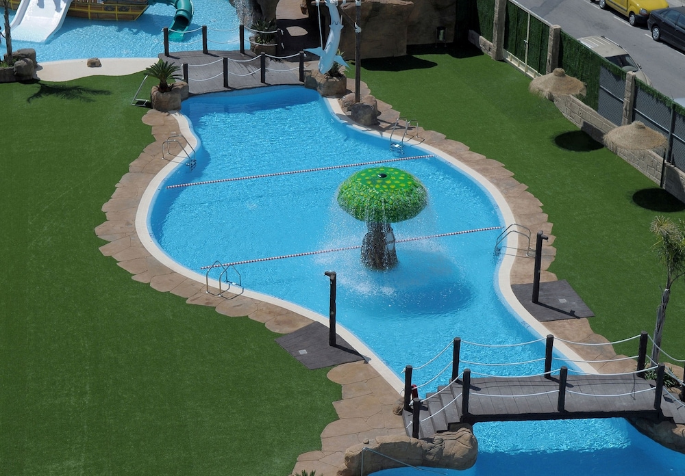 Evenia Olympic Garden — Swimming pool in Lloret de Mar, Catalonia