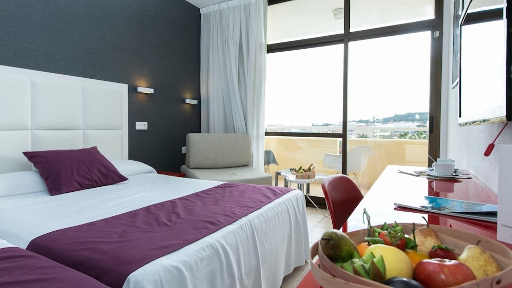 Evenia Olympic Garden — Hotel rooms in Lloret de Mar, Catalonia