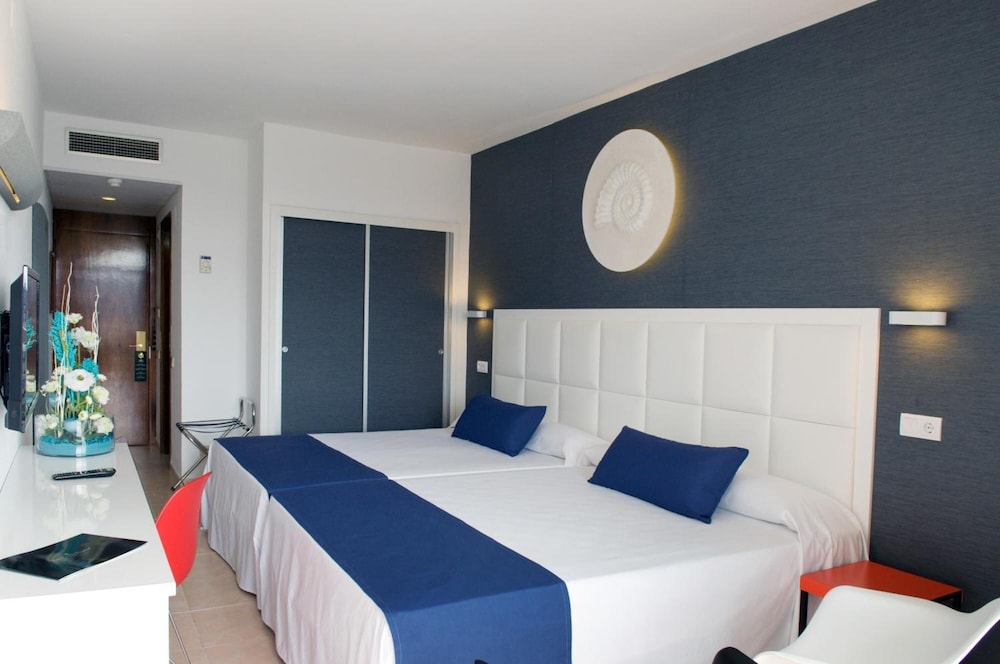 Evenia Olympic Garden — Hotel rooms in Lloret de Mar, Catalonia