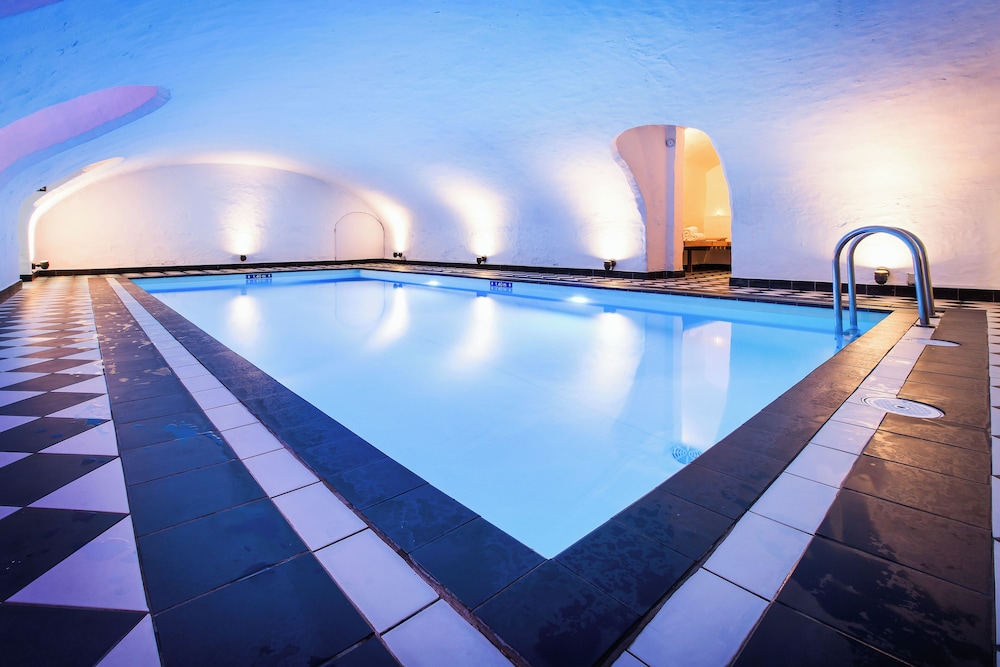 Hotel Navarra Brugge — Swimming pool in Bruges, Flanders