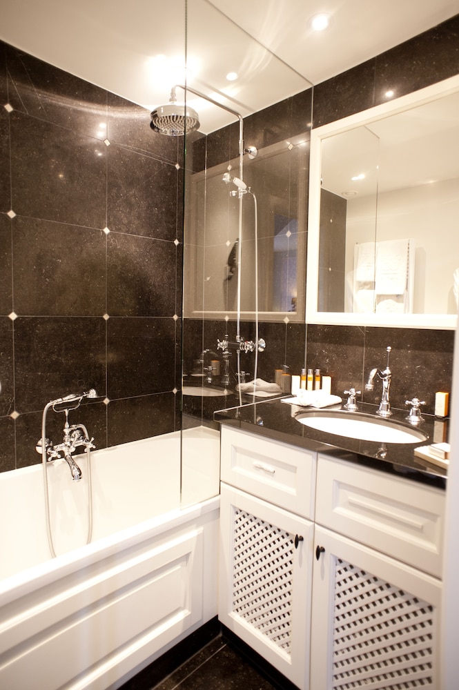 Dukes’ Palace Residence – by Dukes’ Hotel Collection — Hotel rooms in Bruges, Flanders