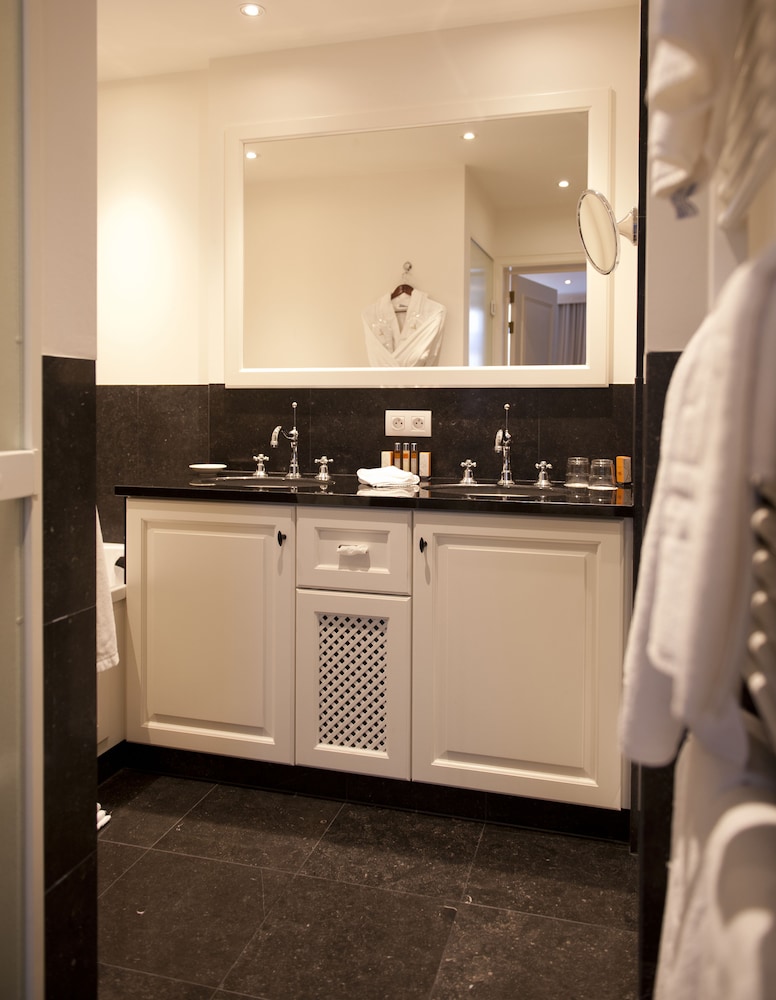 Dukes’ Palace Residence – by Dukes’ Hotel Collection — Hotel rooms in Bruges, Flanders