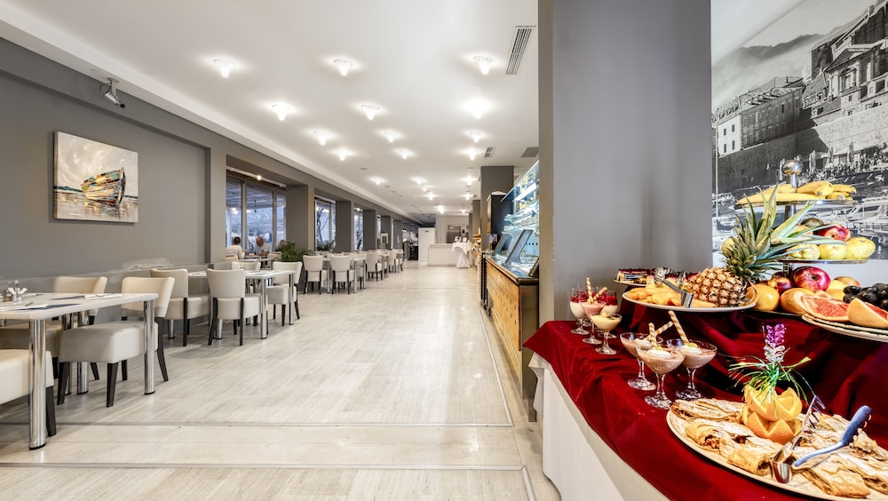 Hotel Uvala — Restaurant & bars in Dubrovnik, Dubrovnik-Neretva