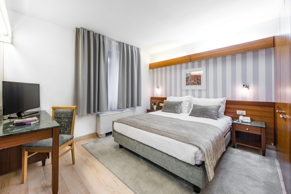 Hotel Uvala — Hotel rooms in Dubrovnik, Dubrovnik-Neretva