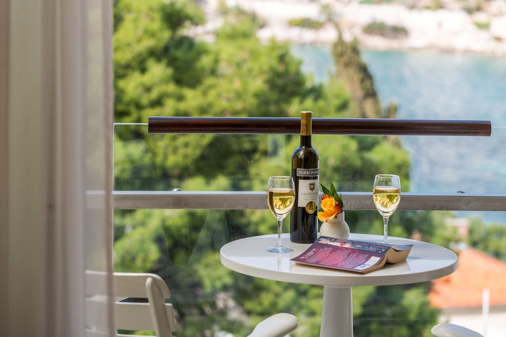 Hotel Uvala — Hotel rooms in Dubrovnik, Dubrovnik-Neretva