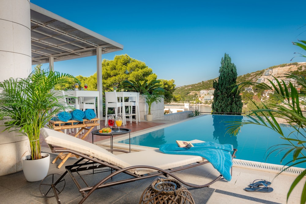 Hotel Uvala — Swimming pool in Dubrovnik, Dubrovnik-Neretva