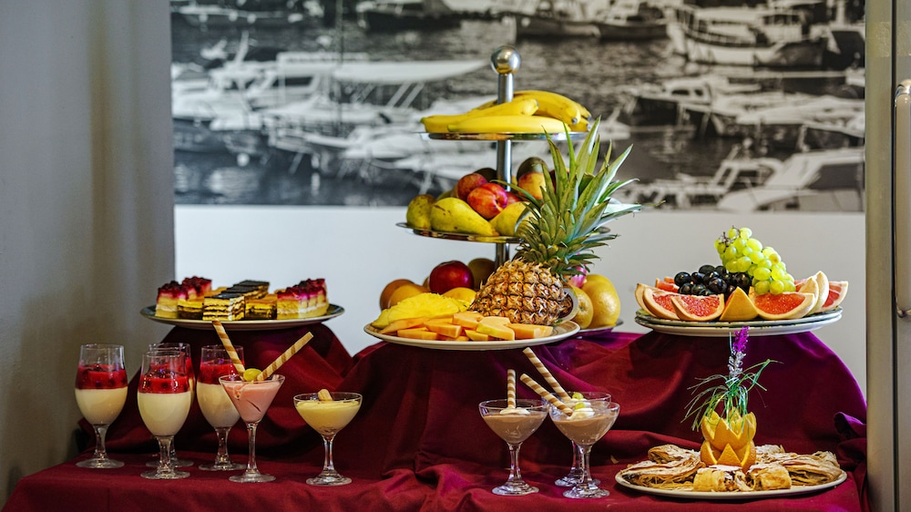 Hotel Uvala — Restaurant & bars in Dubrovnik, Dubrovnik-Neretva