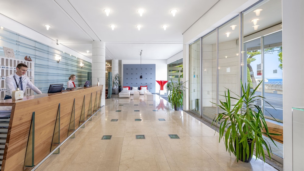 Hotel Uvala — Hotel building in Dubrovnik, Dubrovnik-Neretva