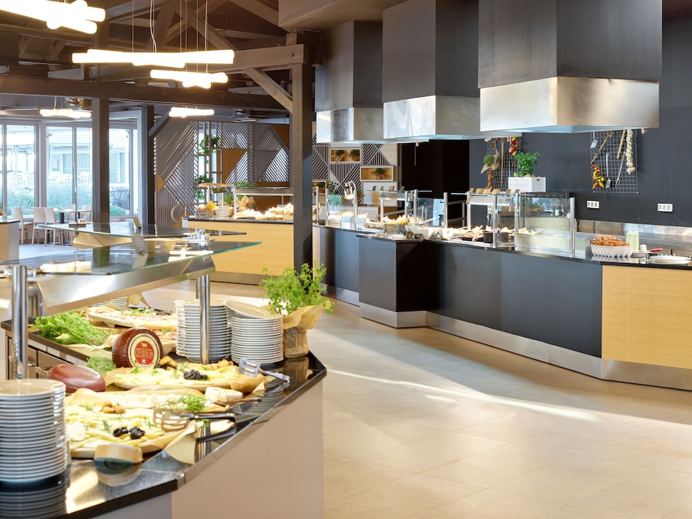 Maistra Select Villas Rubin Resort — Restaurant & bars in Rovinj, Istria