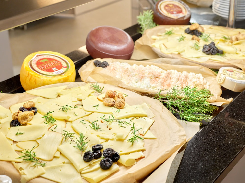 Maistra Select Villas Rubin Resort — Restaurant & bars in Rovinj, Istria