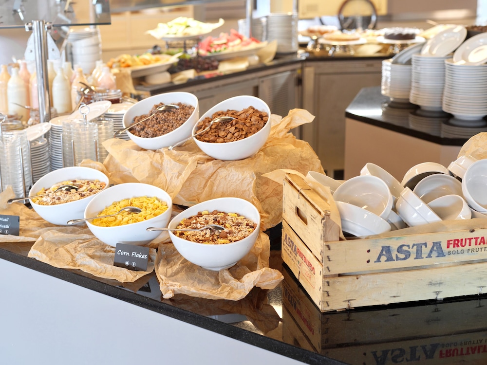 Maistra Select Villas Rubin Resort — Restaurant & bars in Rovinj, Istria