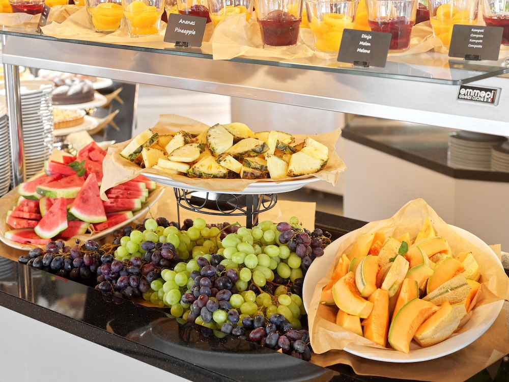 Maistra Select Villas Rubin Resort — Restaurant & bars in Rovinj, Istria
