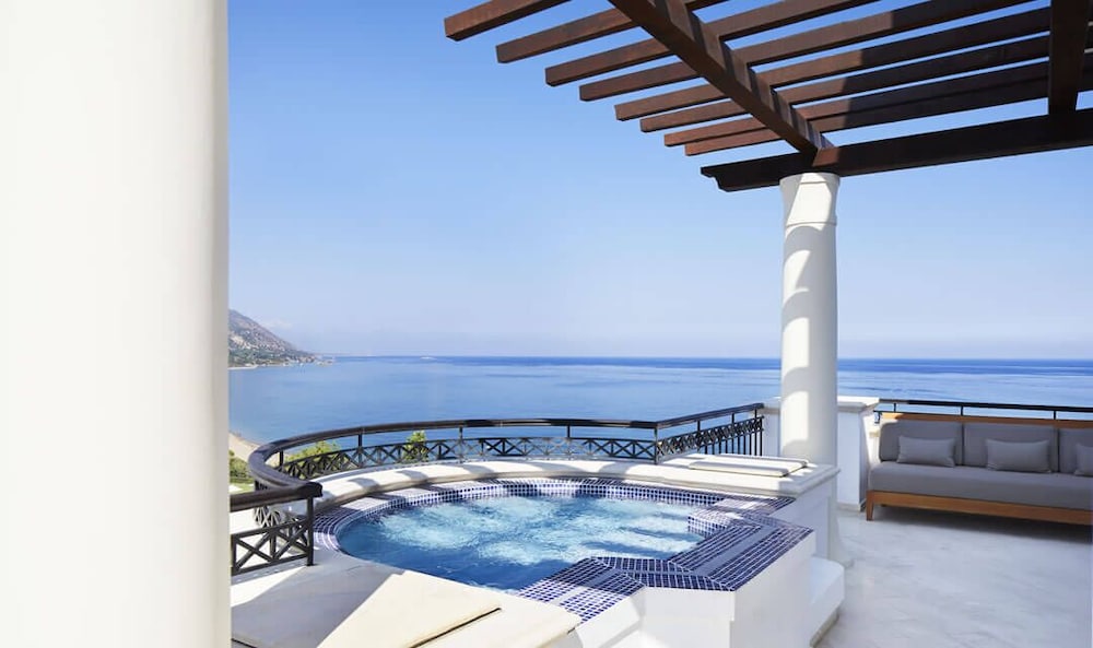 Anassa Hotel