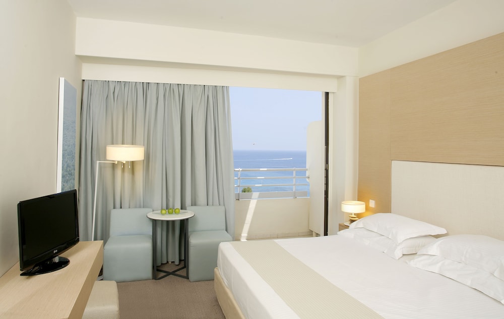 Capo Bay Hotel — Rooms in Protaras, Famagusta Region