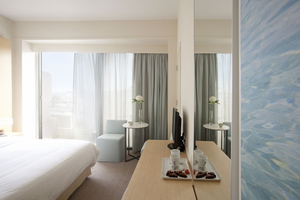 Capo Bay Hotel — Rooms in Protaras, Famagusta Region