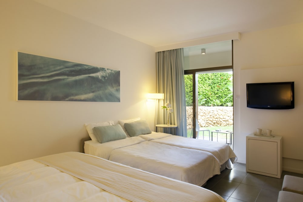 Capo Bay Hotel — Rooms in Protaras, Famagusta Region