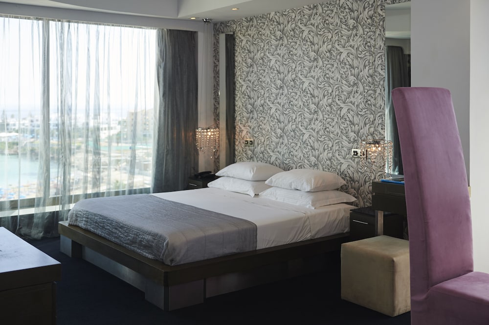 Capo Bay Hotel — Rooms in Protaras, Famagusta Region