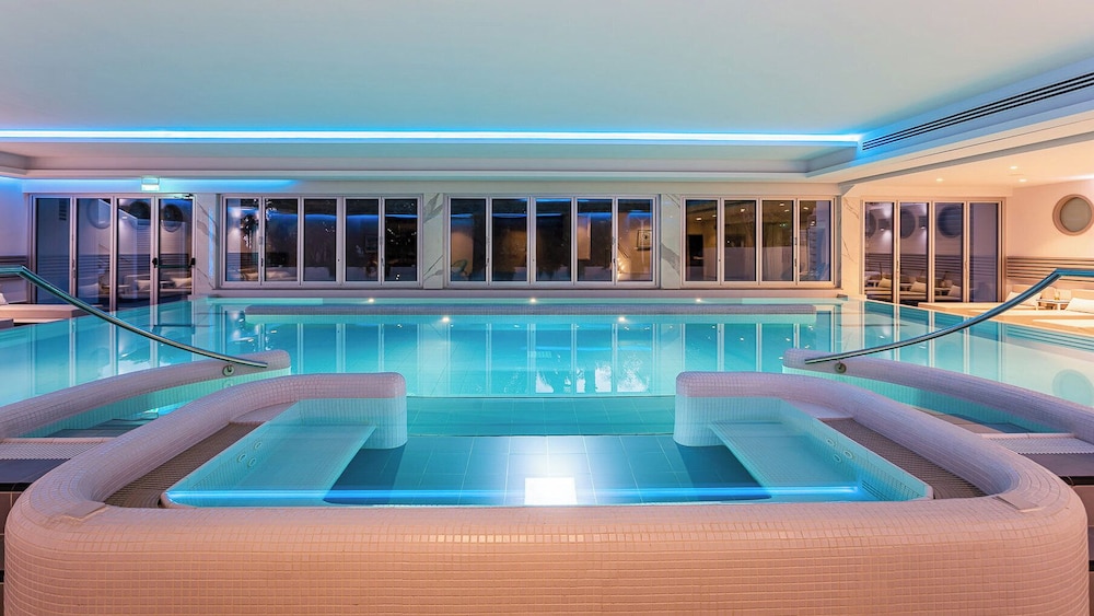Crowne Plaza Limassol by IHG — Swimming pool in Limassol, Limassol Region