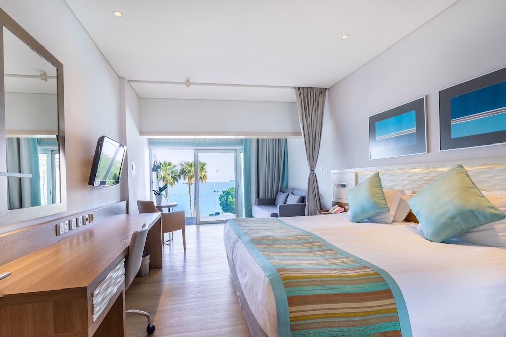 Crowne Plaza Limassol by IHG — Hotel rooms in Limassol, Limassol Region