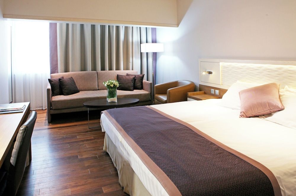 Crowne Plaza Limassol by IHG — Hotel rooms in Limassol, Limassol Region
