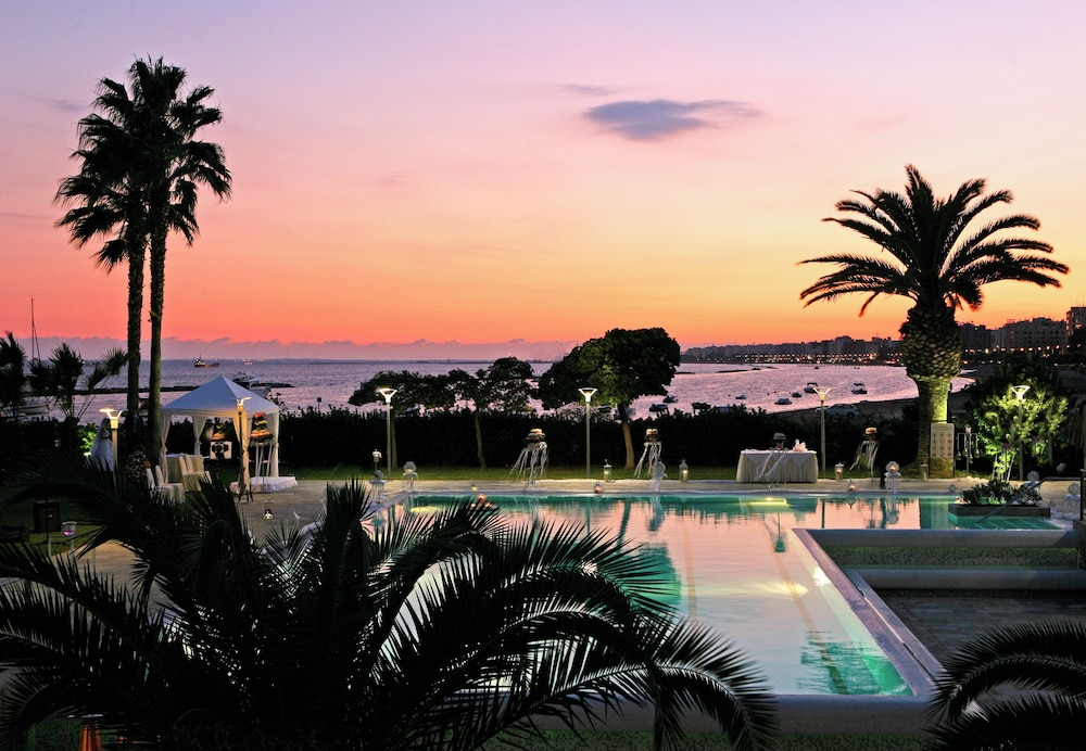 Crowne Plaza Limassol by IHG — Swimming pool in Limassol, Limassol Region