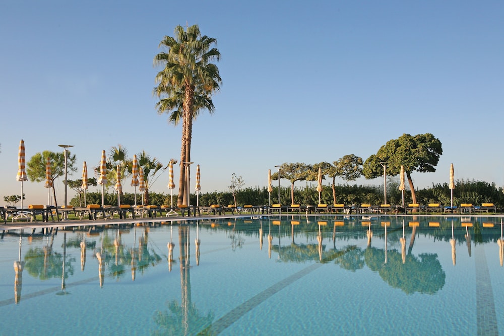 Crowne Plaza Limassol by IHG — Swimming pool in Limassol, Limassol Region