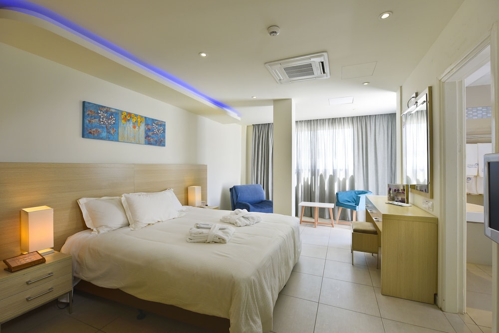 Pernera Beach Hotel — Hotel rooms in Protaras, Famagusta Region