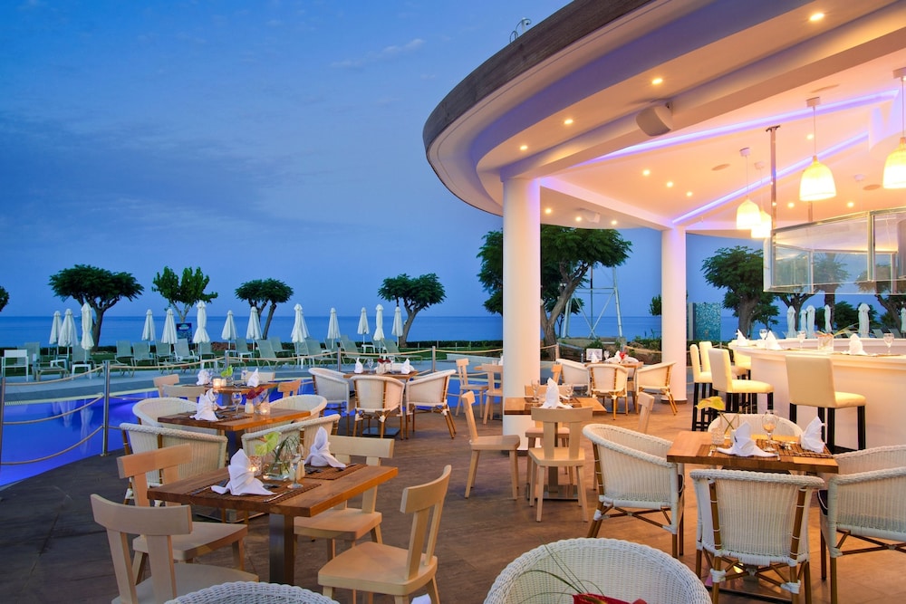 Pernera Beach Hotel — Restaurant & bars in Protaras, Famagusta Region