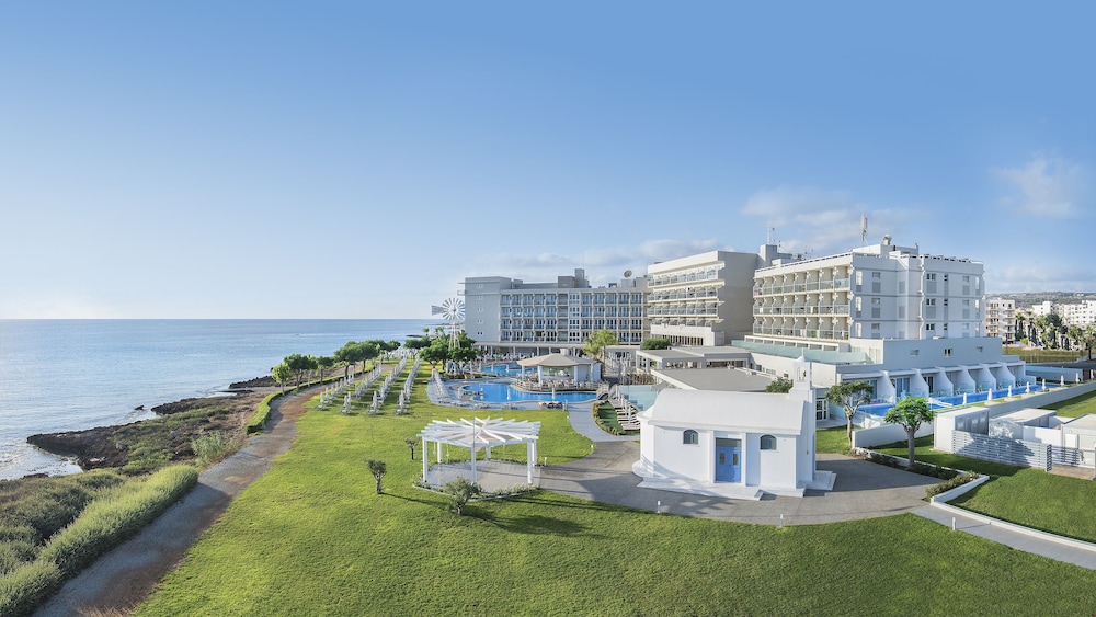 Pernera Beach Hotel - zdjęcie 2