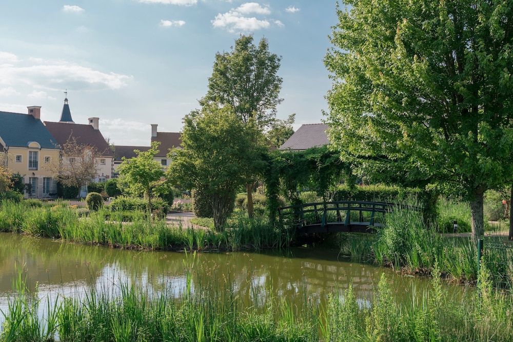 Marriott Village d'Ile-de-France — Attractions in the area in Disneyland Paris, Ile-de-France