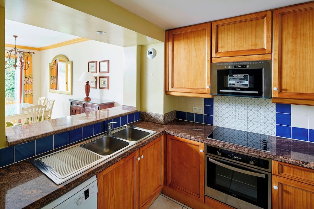 Marriott Village d'Ile-de-France — Hotel rooms in Disneyland Paris, Ile-de-France