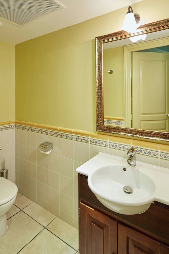 Marriott Village d'Ile-de-France — Hotel rooms in Disneyland Paris, Ile-de-France