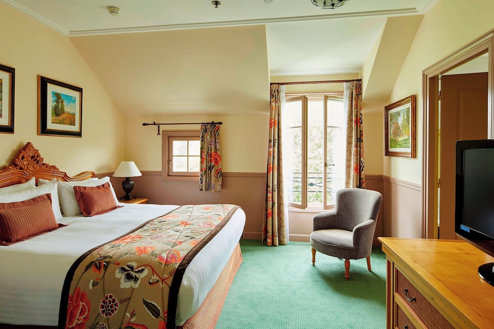 Marriott Village d'Ile-de-France — Hotel rooms in Disneyland Paris, Ile-de-France