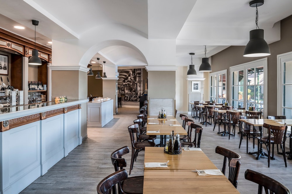 Marriott Village d'Ile-de-France — Restaurant & bars in Disneyland Paris, Ile-de-France