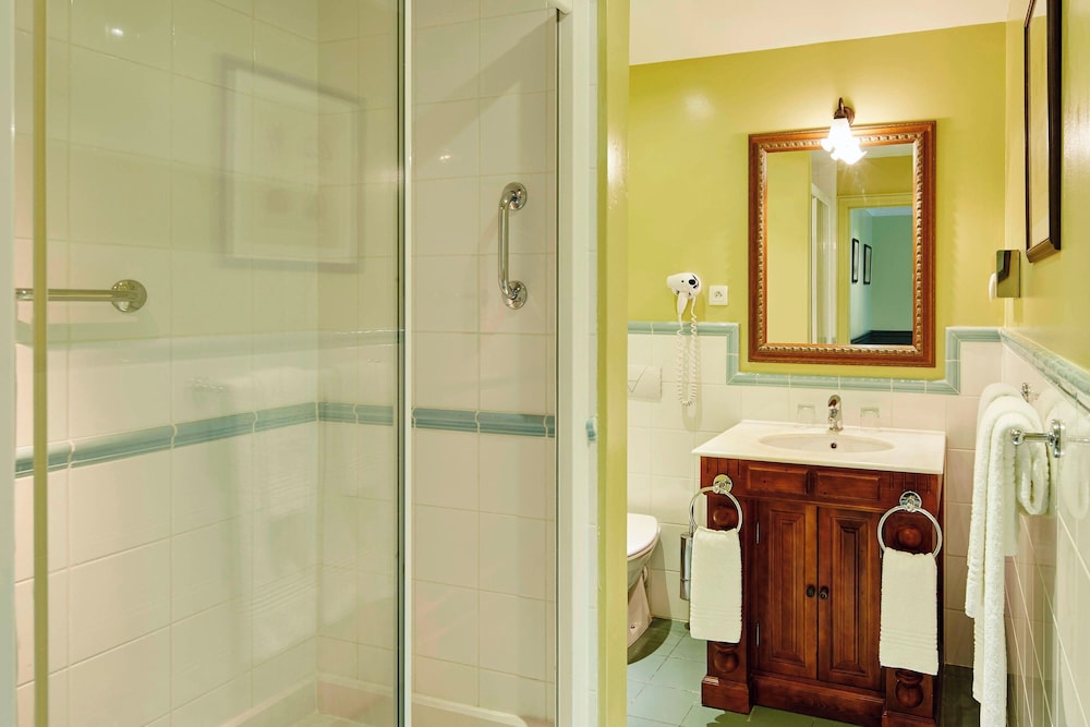 Marriott Village d'Ile-de-France — Hotel rooms in Disneyland Paris, Ile-de-France